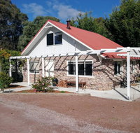 Hilltop Cottages - Accommodation 4U