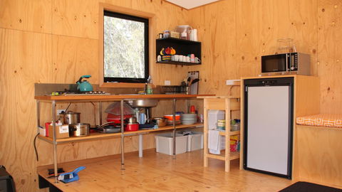 BAY OF FIRES ECO HUT Off Grid Experience At Binalong Bay - Accommodation 4U 9