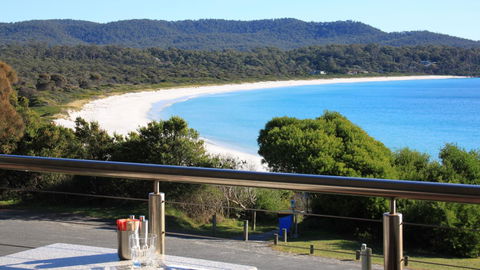 BAY OF FIRES ECO HUT Off Grid Experience At Binalong Bay - Accommodation 4U 13