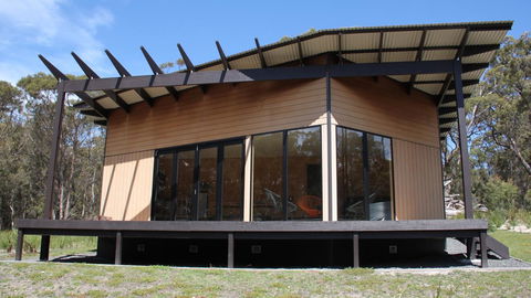 BAY OF FIRES ECO HUT Off Grid Experience At Binalong Bay - Accommodation 4U 21