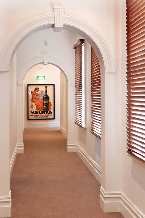 Ikon Hotel - Accommodation 4U 35