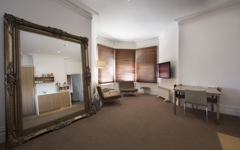 Ikon Hotel - Accommodation 4U 12