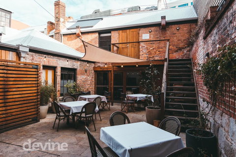 Devine Stays - Hayloft On ELizabeth - Accommodation 4U 9