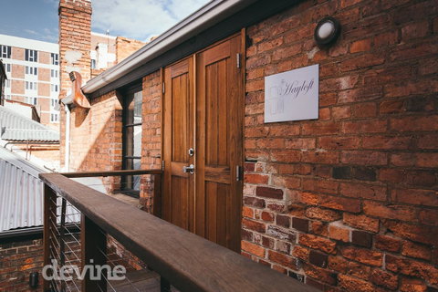 Devine Stays - Hayloft On ELizabeth - Accommodation 4U 10