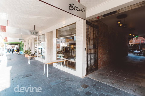 Devine Stays - Hayloft On ELizabeth - Accommodation 4U 8