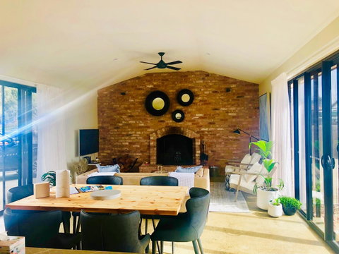 EMBRACING EVANDALE - Hosted By L'Abode Accommodation - Accommodation 4U 1