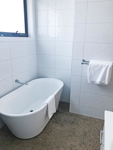 EMBRACING EVANDALE - Hosted By L'Abode Accommodation - Accommodation 4U 25