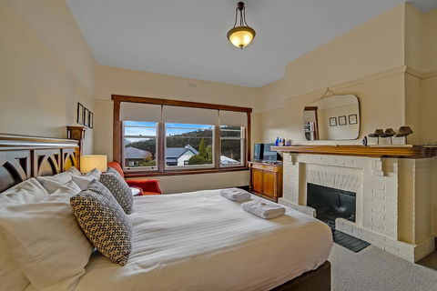 Gorgeous Hobart Accommodation - Park On Park - New Town - Accommodation 4U 2
