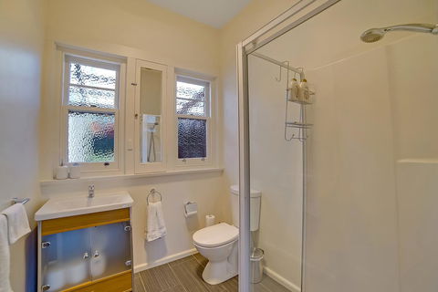 Gorgeous Hobart Accommodation - Park On Park - New Town - Accommodation 4U 42