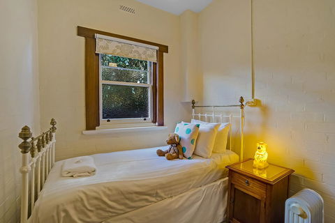 Gorgeous Hobart Accommodation - Park On Park - New Town - Accommodation 4U 32