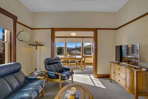 Gorgeous Hobart Accommodation - Park On Park - New Town - Accommodation 4U 10