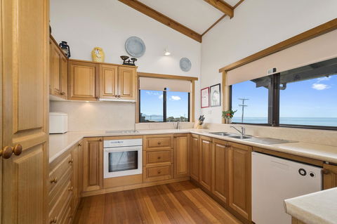 Zenith - Accommodation 4U 8