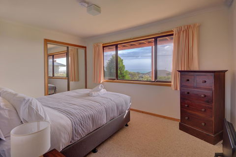 Zenith - Accommodation 4U 16