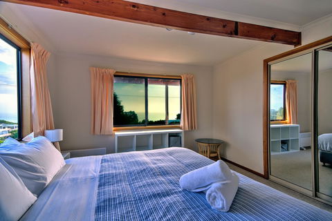 Zenith - Accommodation 4U 13