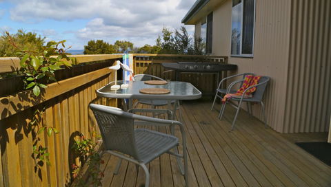 Ar Lan Y Mor - Accommodation 4U 10
