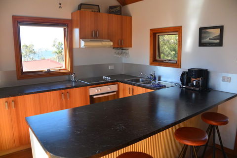 The Tree House - Accommodation 4U 8