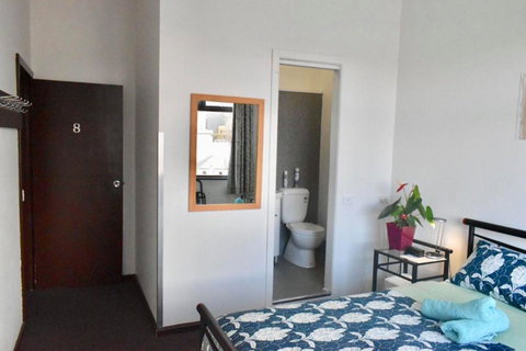 Hobart's Accommodation & Hostel - Accommodation 4U 4