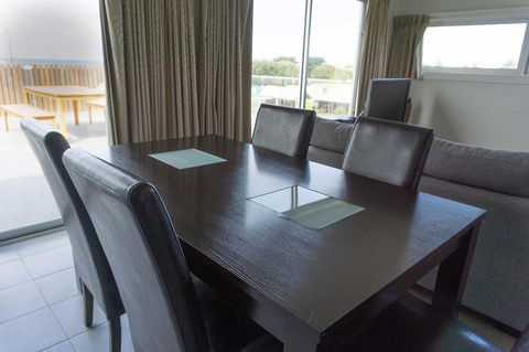 The Apollo - Accommodation 4U 8