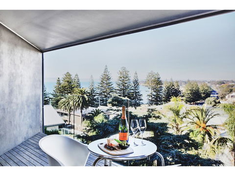 Hotel Sorrento - Accommodation 4U 25