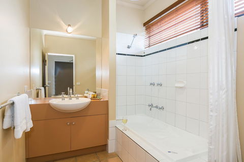 Lorne Surf Apartments - Accommodation 4U 25