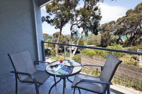 Lorne Surf Apartments - Accommodation 4U 2
