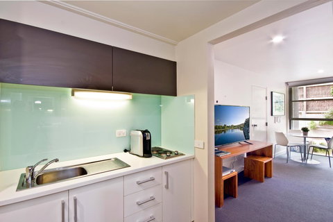 Lorne Bay View Motel - Accommodation 4U 41