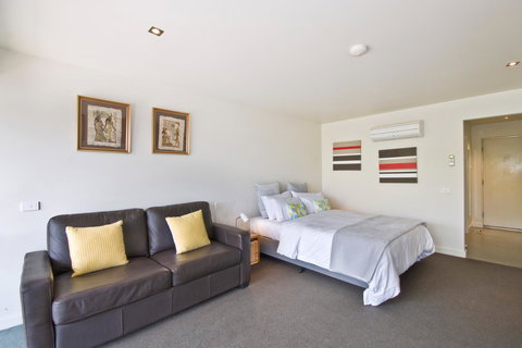 Lorne Bay View Motel - Accommodation 4U 23