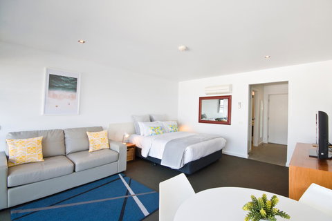 Lorne Bay View Motel - Accommodation 4U 11