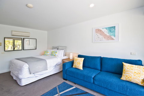 Lorne Bay View Motel - Accommodation 4U 18