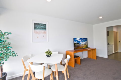 Lorne Bay View Motel - Accommodation 4U 19