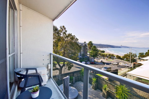 Lorne Bay View Motel - Accommodation 4U 9
