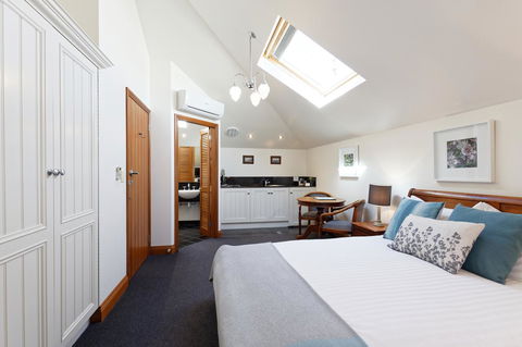 54 On Bank - Accommodation 4U 18
