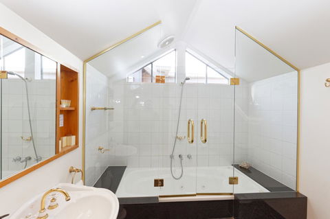 54 On Bank - Accommodation 4U 38