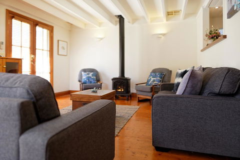 54 On Bank - Accommodation 4U 4