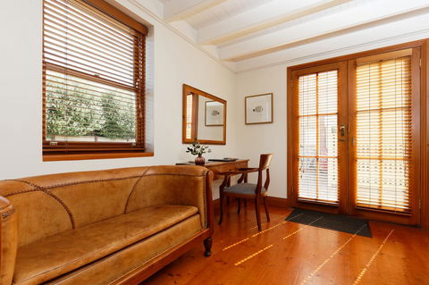 54 On Bank - Accommodation 4U 44
