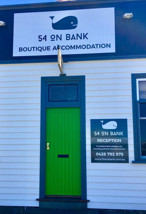 54 On Bank - Accommodation 4U 1