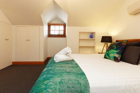 54 On Bank - Accommodation 4U 40