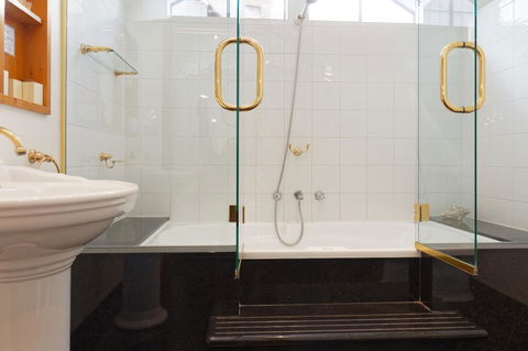 54 On Bank - Accommodation 4U 37
