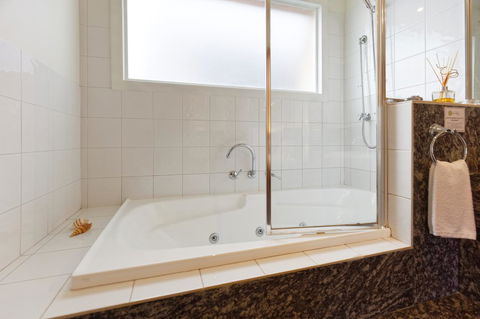 54 On Bank - Accommodation 4U 23