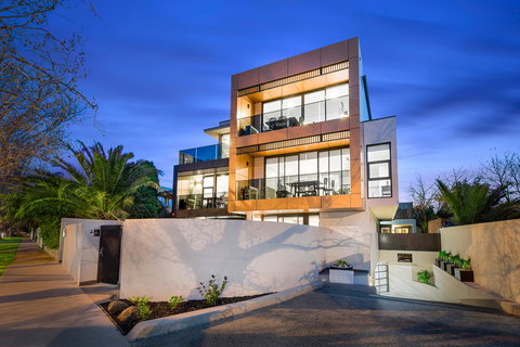 Manhattan Apartments - Caulfield North - Accommodation 4U 0