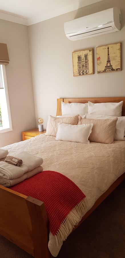 Oxford Rise Apartment - Accommodation 4U 5