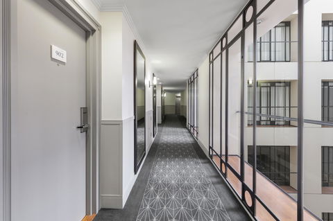 The Savoy Hotel On Little Collins Melbourne - Accommodation 4U 21