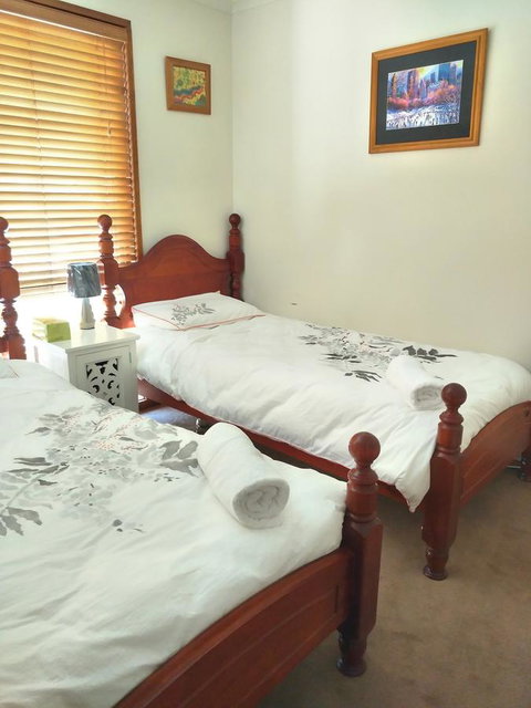 Waterfront Retreat - Accommodation 4U 22