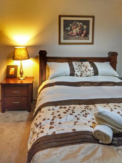 Waterfront Retreat - Accommodation 4U 18