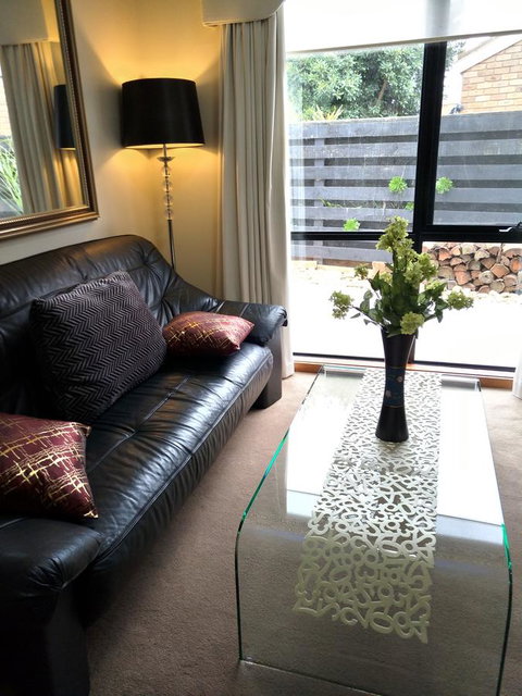 Waterfront Retreat - Accommodation 4U 17