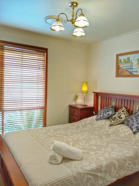 Waterfront Retreat - Accommodation 4U 21