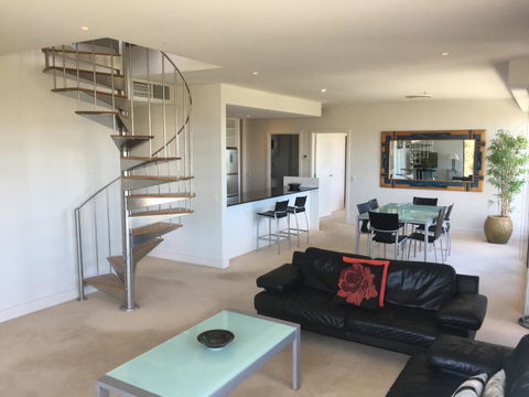 Geelong Waterfront Penthouse Apartment - Accommodation 4U 3