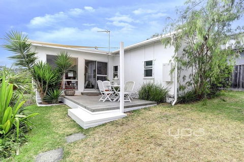 Dromana Holiday Beach House - Accommodation 4U 14