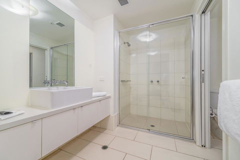 Waterfront Melbourne Apartments - Accommodation 4U 32