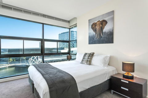 Waterfront Melbourne Apartments - Accommodation 4U 7